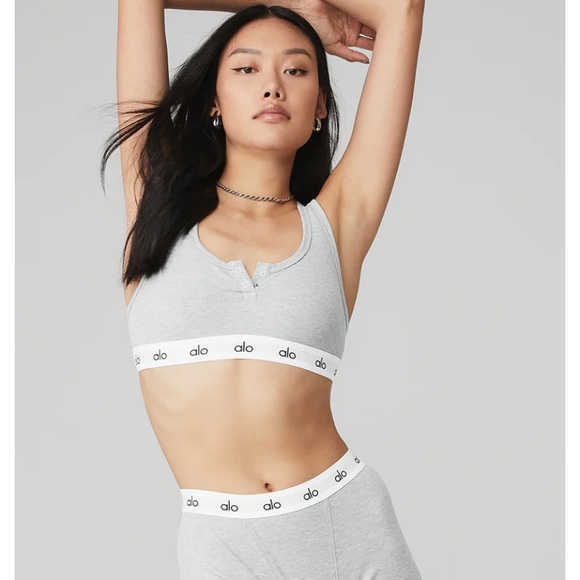 ALO Yoga Icon Ribbed Henly Bra - Picture 2 of 6